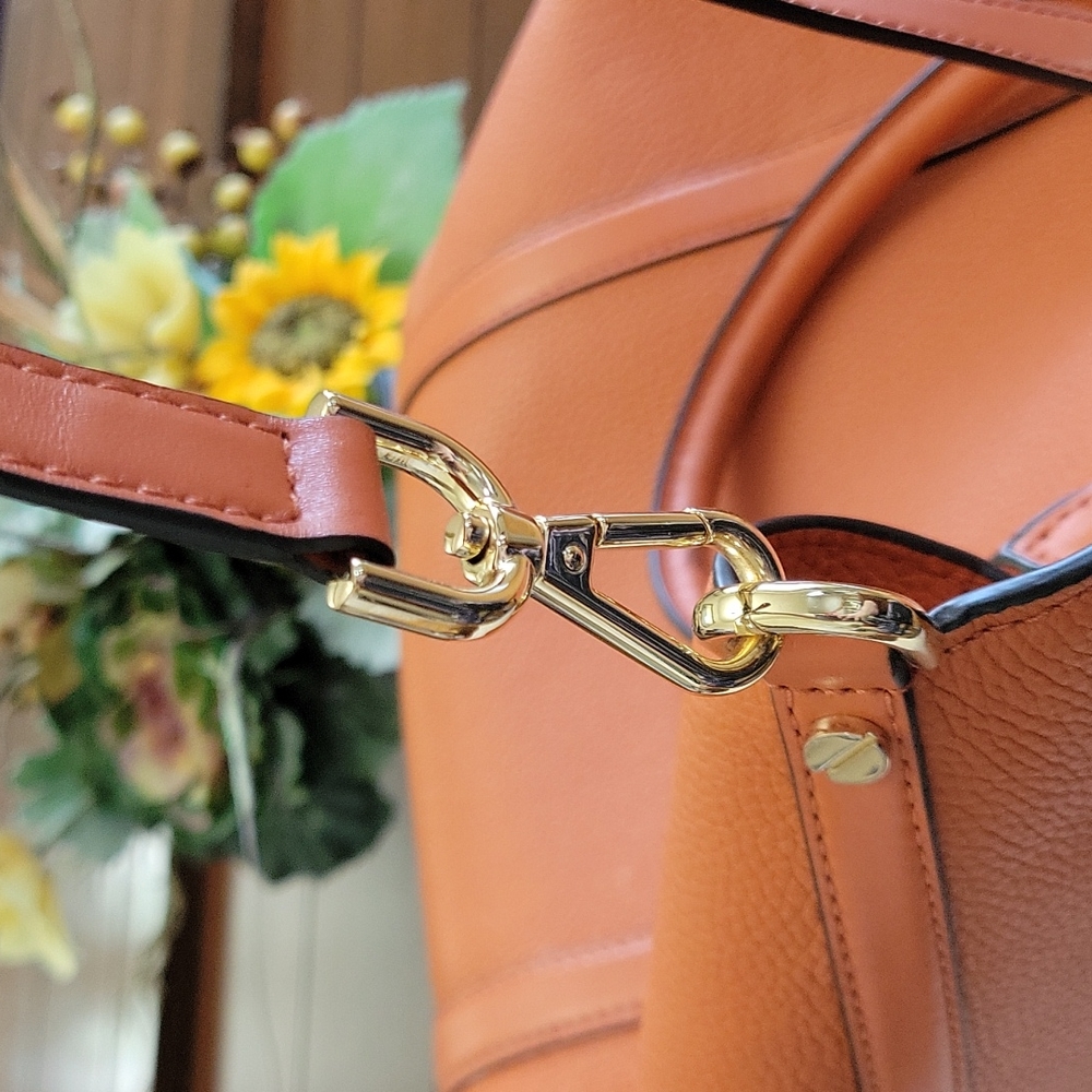 MK 👛  PURSE - Picture 13 of 16